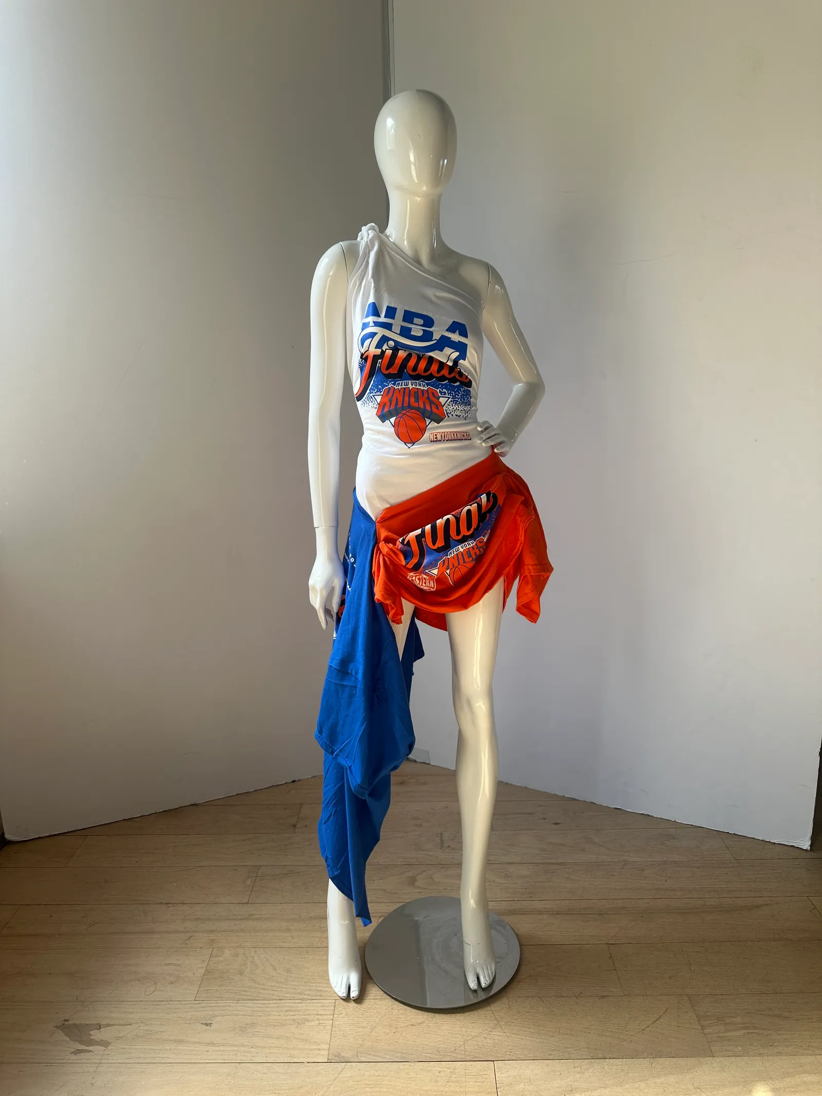 Cult NYC's Championship Moment: Rama Duwaji Dazzles at Knicks Victory Parade 4 Cult NYC's Championship Moment: Rama Duwaji Dazzles at Knicks Victory Parade 4