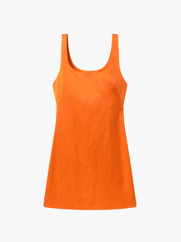 Chic Cocktail Dresses: Elevate Your Wedding Guest Style 40