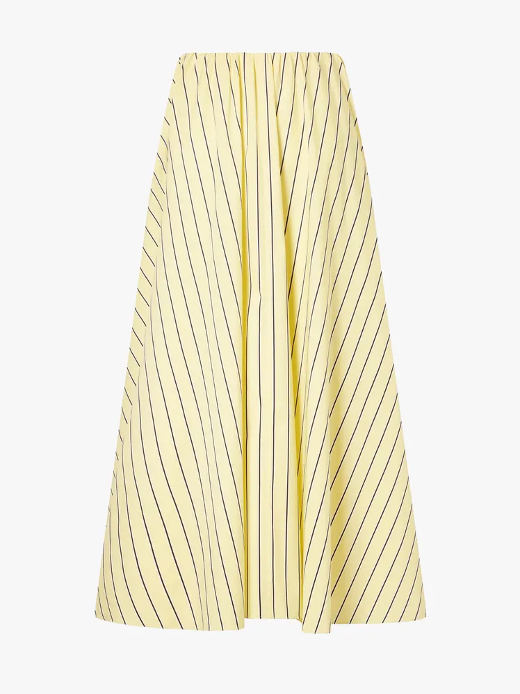 Effortless Chic: Your Go-To Summer Workwear Capsule 44