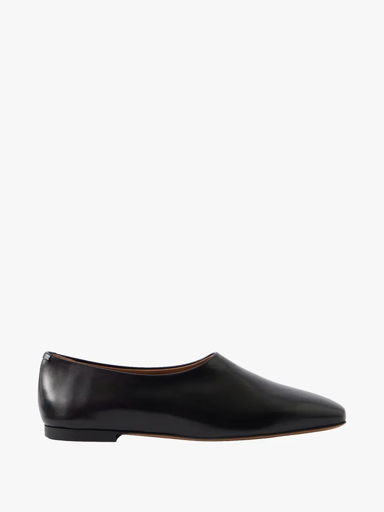 Effortless Urban Style: Summer's Chicest Ensembles Reimagined 91