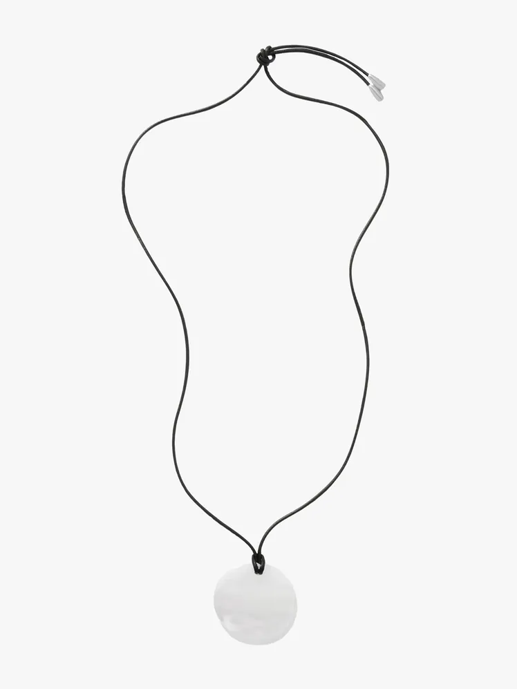 The Timeless Charm of the Choker Redefined for Today 57