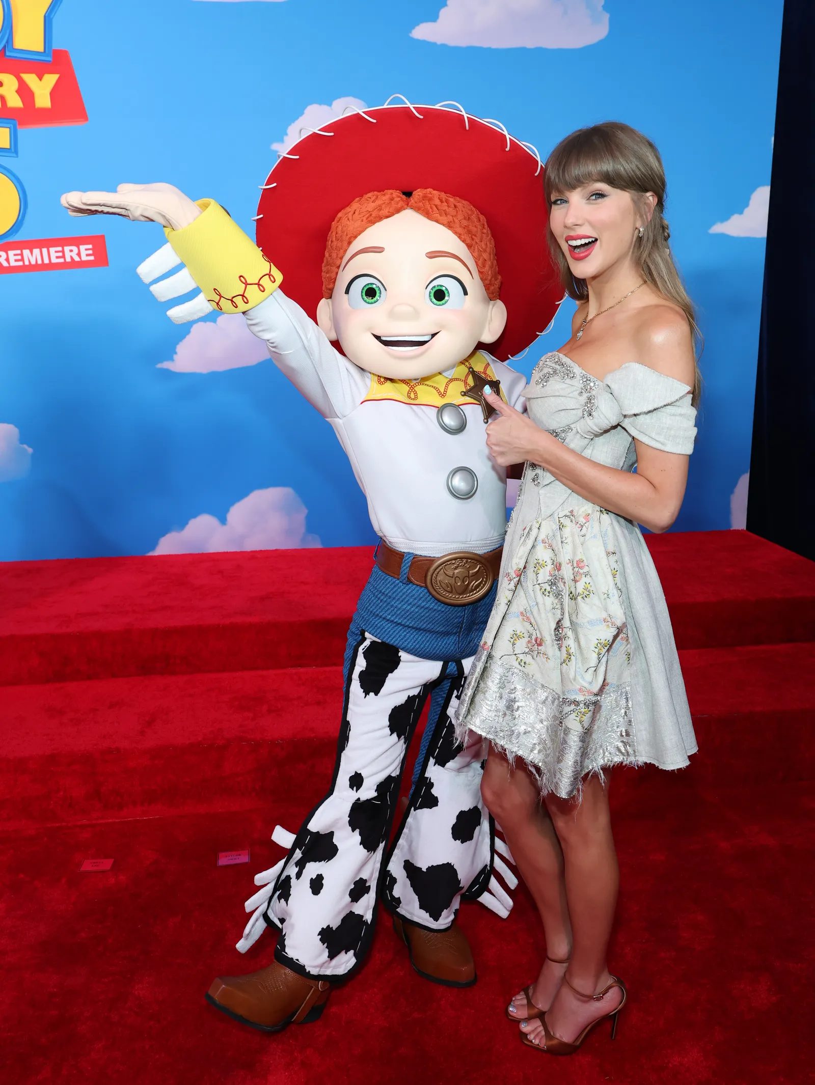 Swift's 'Toy Story 5' Premiere Gown: A Nod to Her Devoted Fanbase 6 Swift's 'Toy Story 5' Premiere Gown: A Nod to Her Devoted Fanbase 6