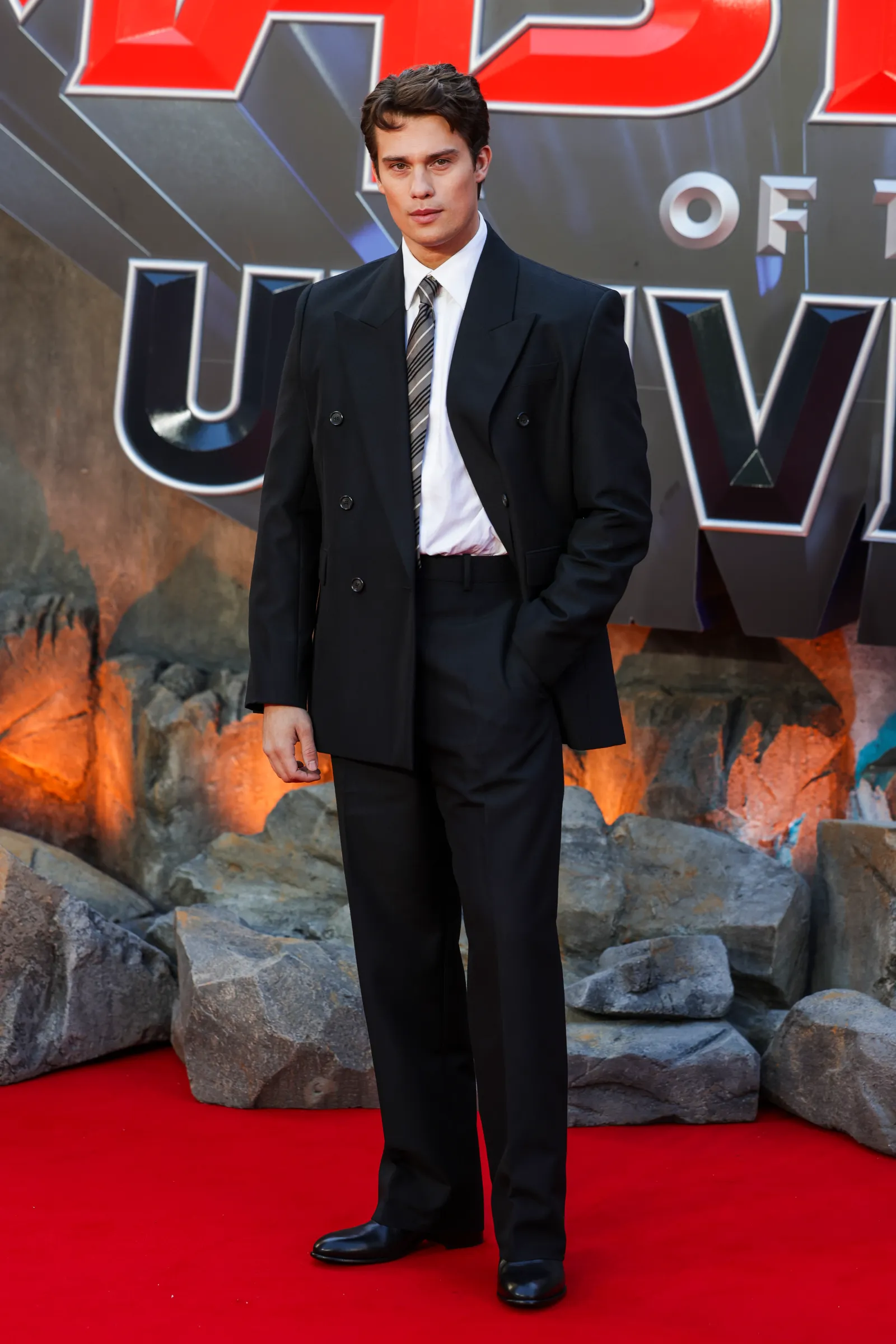 Galitzine's Guide to Suiting Up When You're Built 7
