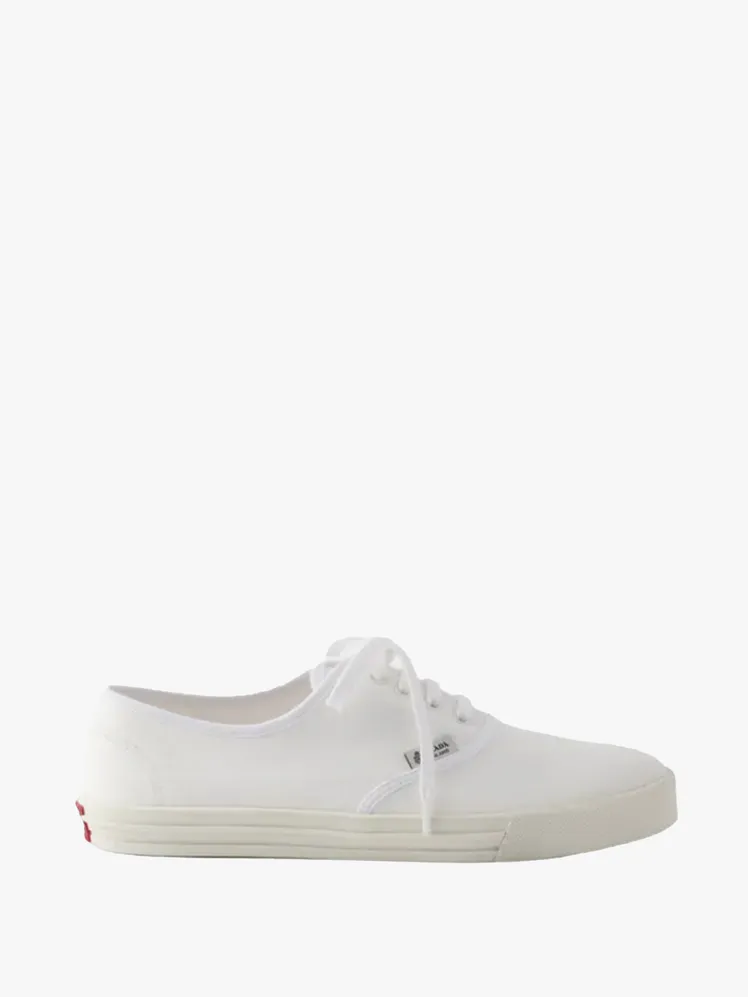 Step into Summer 2026: The Footwear Edit 99 Step into Summer 2026: The Footwear Edit 99