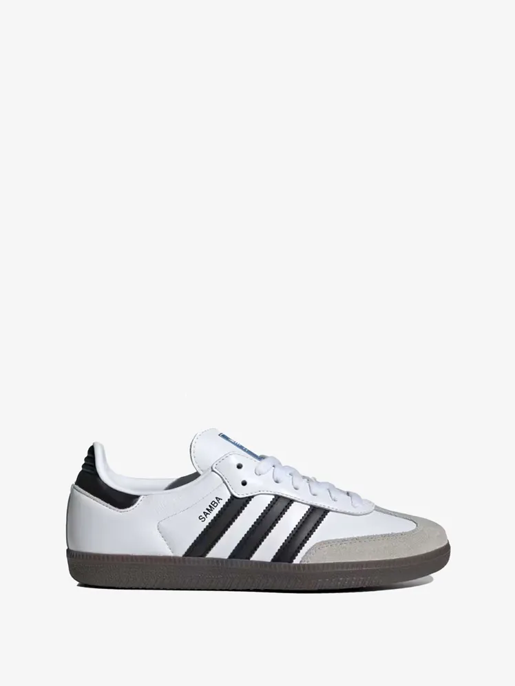 Chic Footwear: Vogue Editors Unveil Their Top White Sneaker Picks for 2026 101