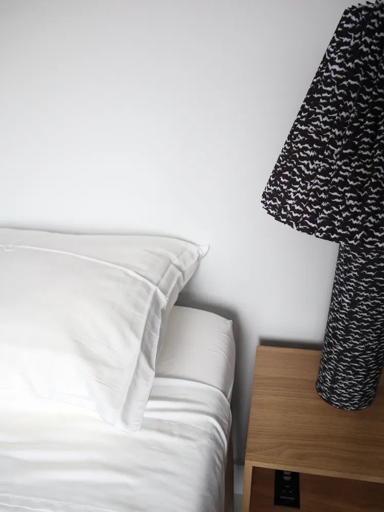Whispers of Silk: Bamboo Bedding for the Discerning Dweller 14