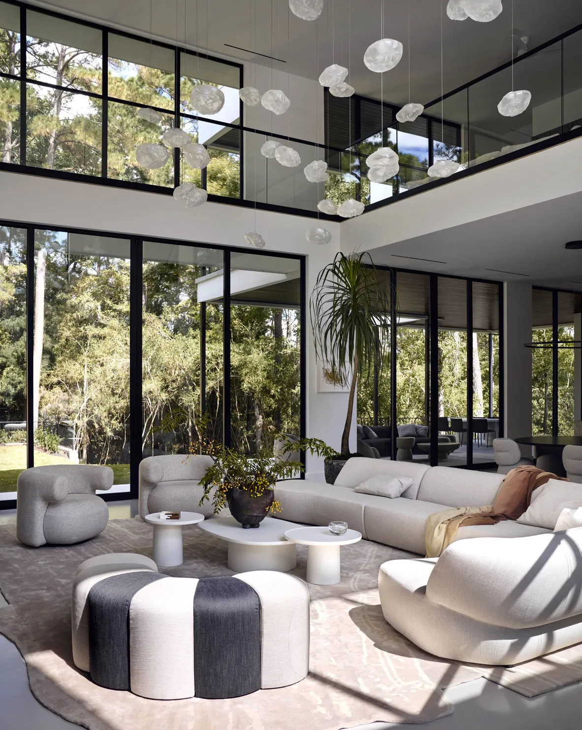 Kristy Sarah: Where Houston's Elite Lifestyle Meets Architectural Sanctuary 28