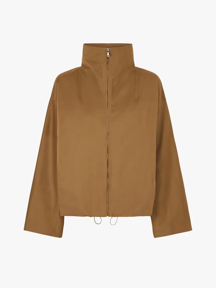Effortless Urban Style: Summer's Chicest Ensembles Reimagined 83