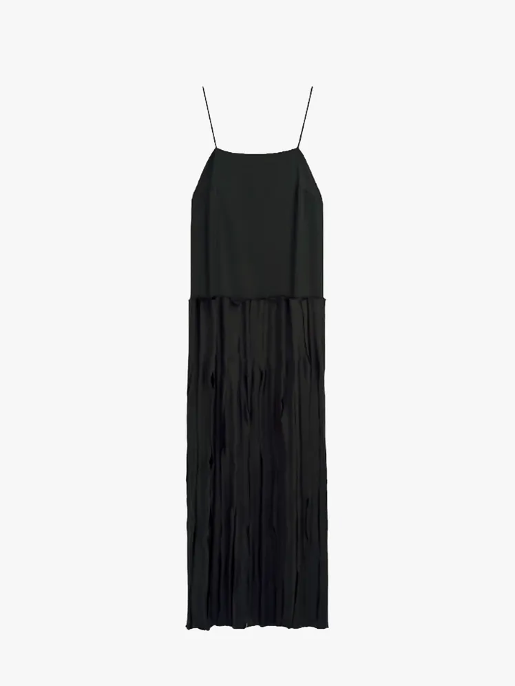 COS Unveils its S/S '26 Collection: Your Chic Summer Edit 7