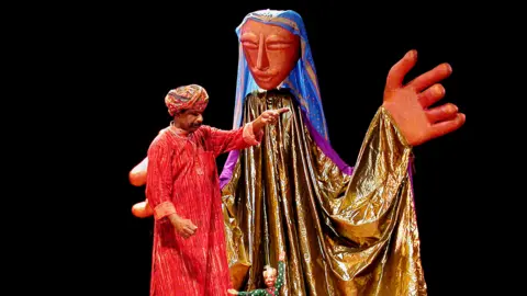 Carnivalesque Colossi: How Delhi's Giants are Reclaiming London's Cultural Canvas 4