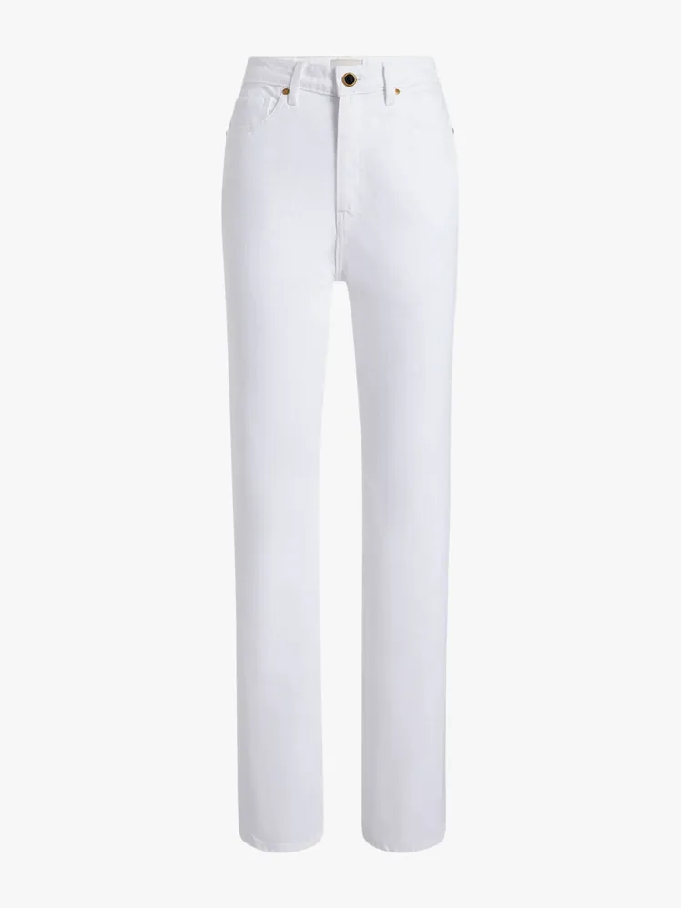 The White Denim Renaissance: A Chic Reawakening 27
