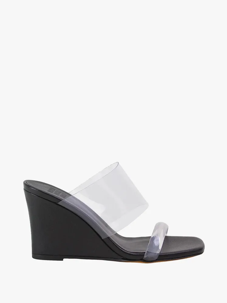 Vogue Editors' Chic Summer Wedding Ensembles Revealed 101