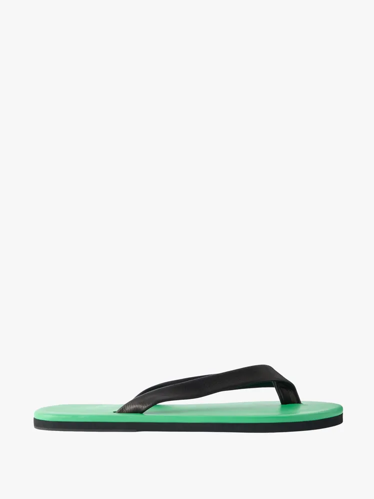 Elevated Athleisure: Vogue's Guide to Chic Activewear Styling 96