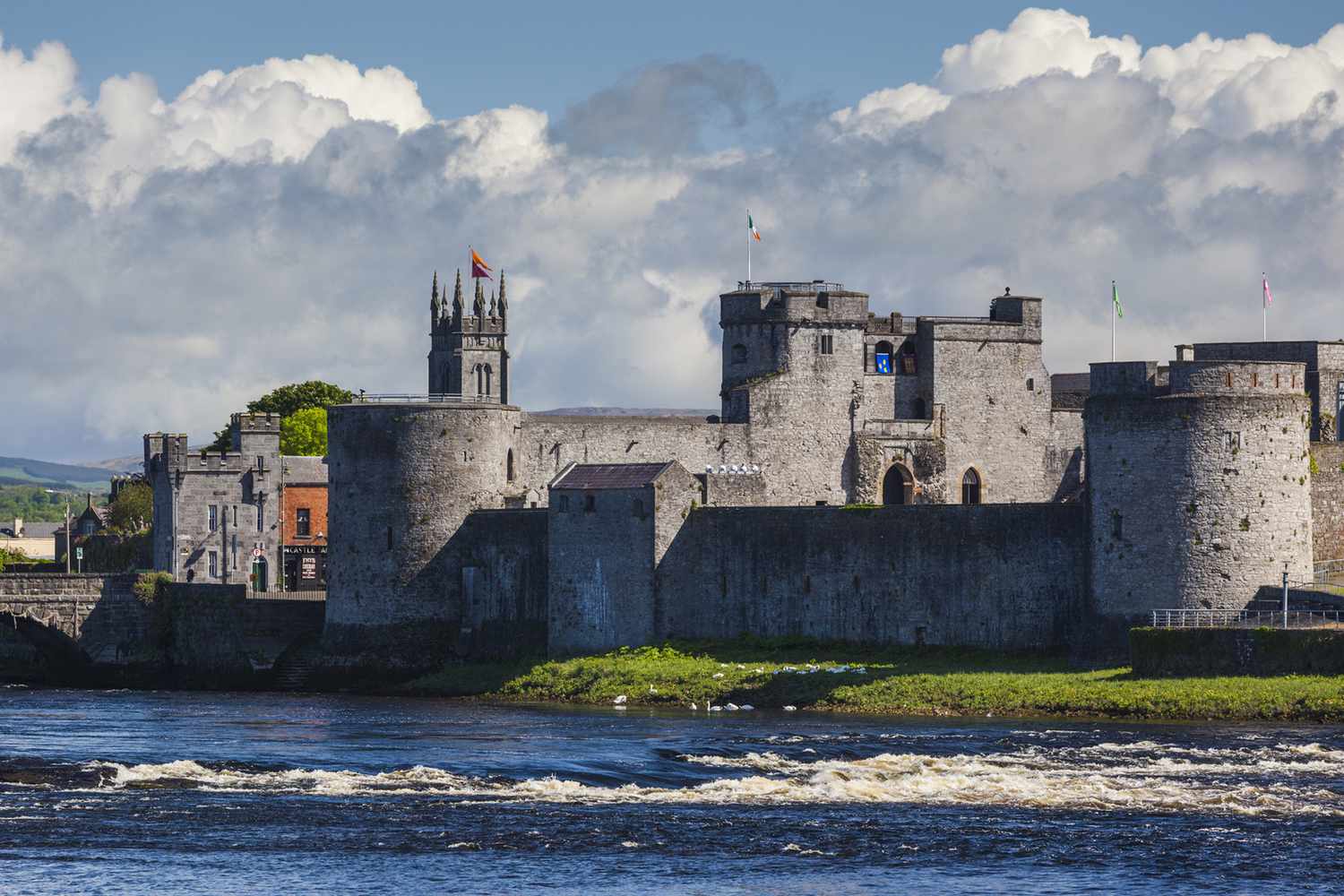 Emerald Isles & Regal Estates: Unveiling Ireland's Most Enchanting Castle Escapes 40