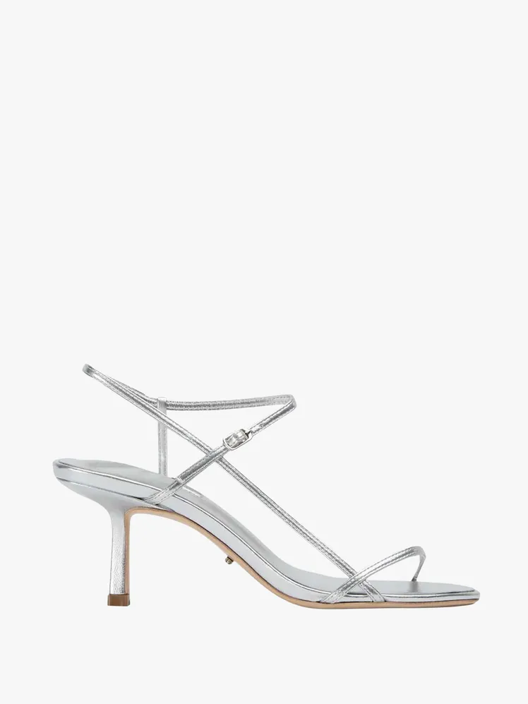 Vogue Editors' Chic Summer Wedding Ensembles Revealed 69
