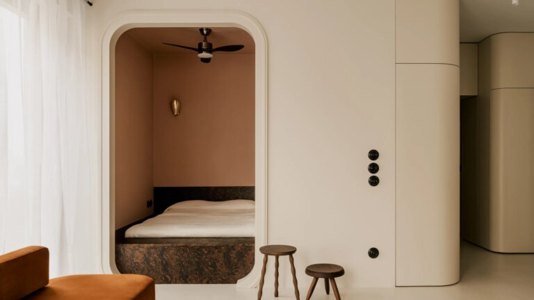 Warsaw's Bespoke Haven: Where 366 Square Feet Embrace Curvaceous Elegance 13