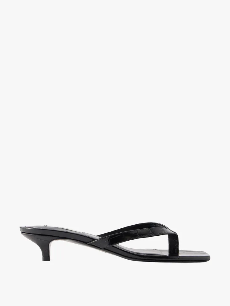 The Siren Song of the '90s Summer Sandal, Reimagined for Today 21