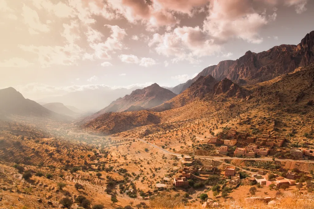 Sanctuary Estates: Where Isolation Meets Unrivaled Grandeur 13
