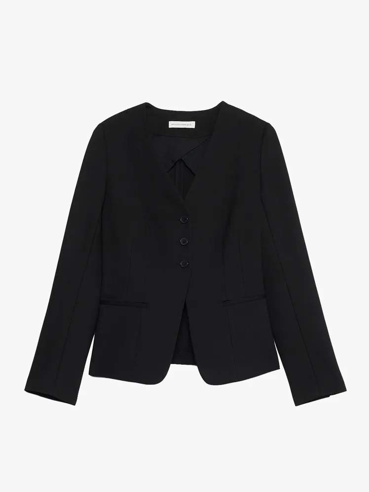 Effortless Chic: Your Go-To Summer Workwear Capsule 35
