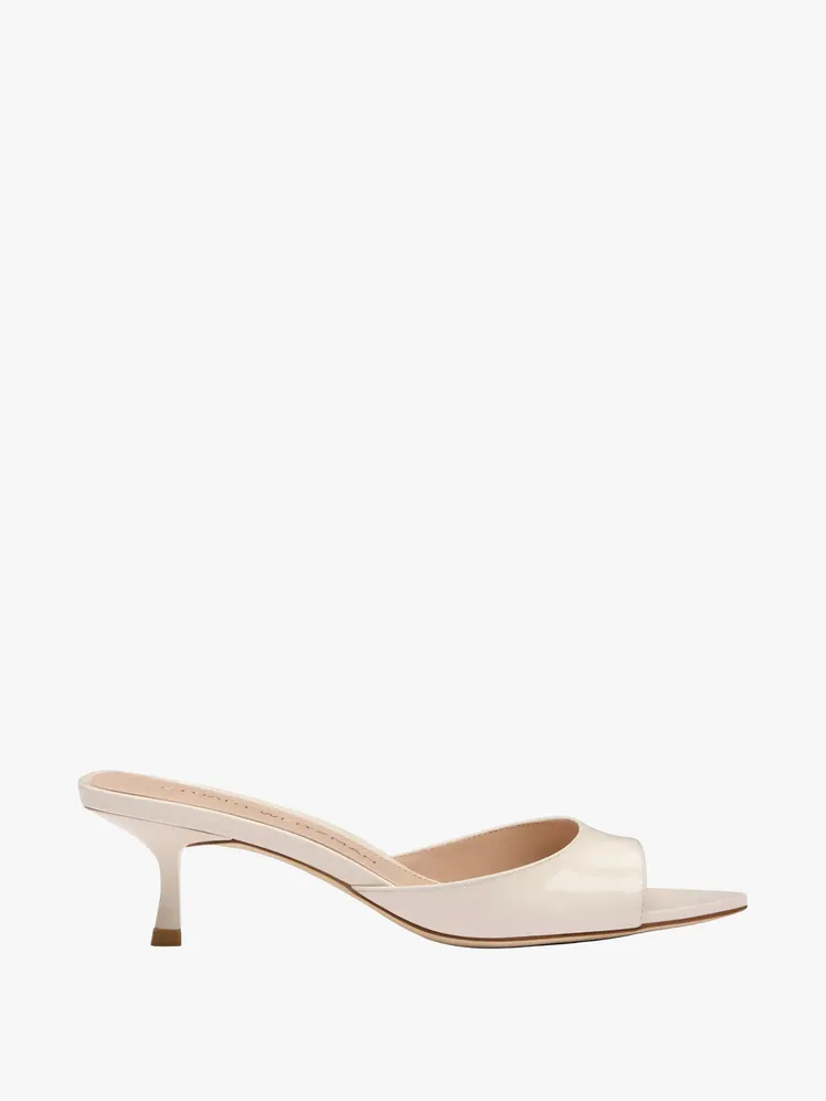 Chic Attire for Your Al Fresco Nuptials 46