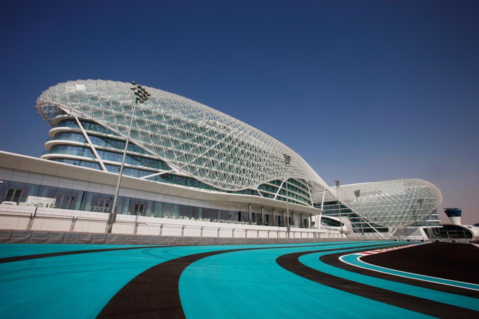 Beyond Attendance: The Strategic Innovation Powering The World's Top Theme Park Experiences 6