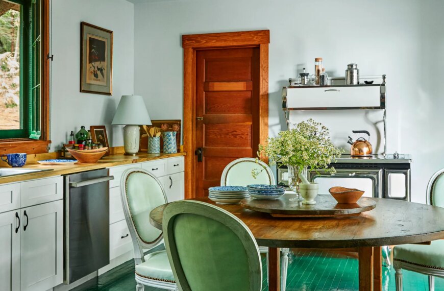 Emerald Echoes: A Digital Dynasty’s Verdant Renaissance