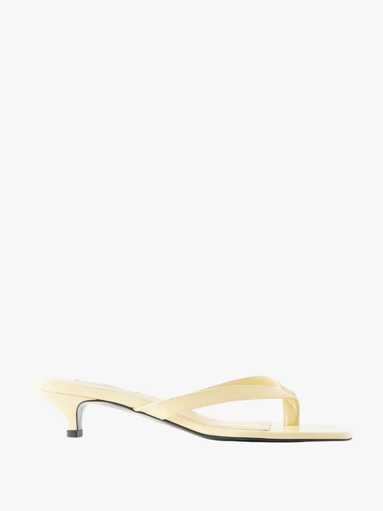 The Siren Song of the '90s Summer Sandal, Reimagined for Today 15