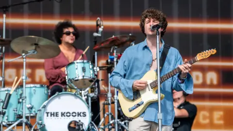 Bristol Sounds Unveils Lineup: Echoes of Urban Grit Meet Britpop Revival 9