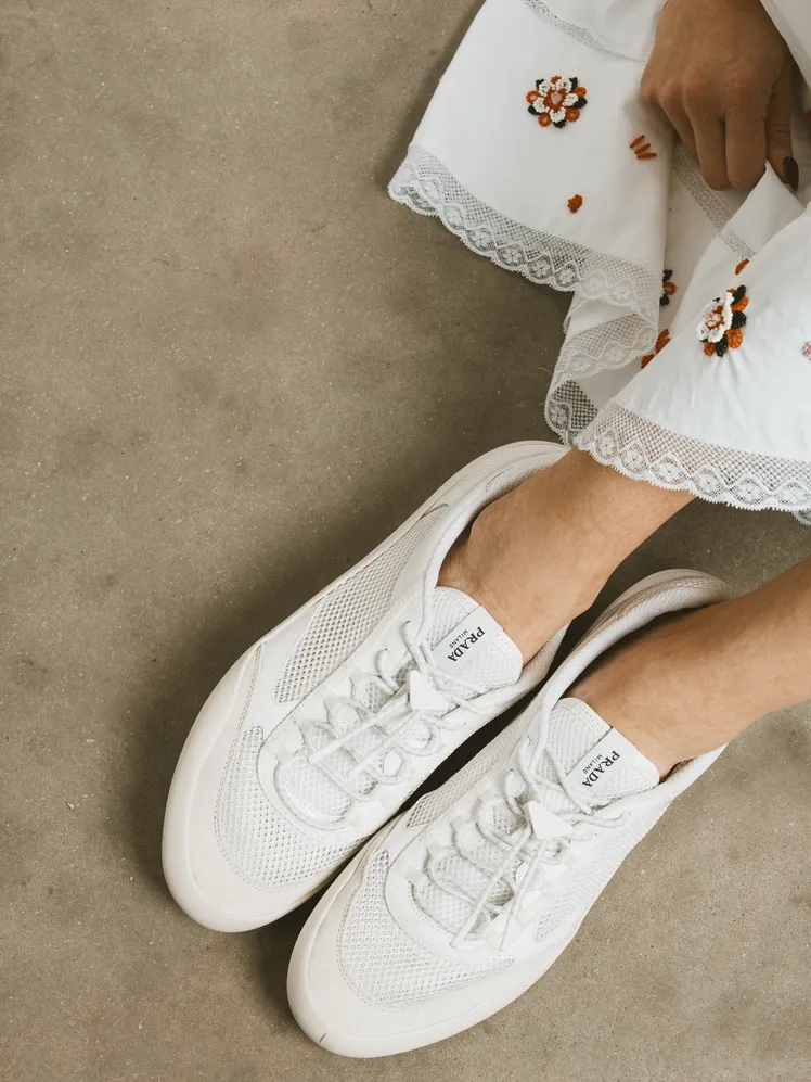 Chic Footwear: Vogue Editors Unveil Their Top White Sneaker Picks for 2026 58