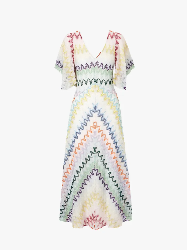 Chic Summer Sojourns: A Curated Edit of 2026's Must-Have Dresses 32
