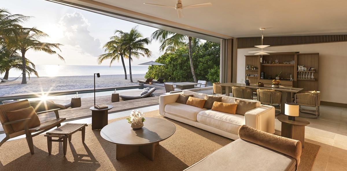Maldivian Mirage: Mastering Luxury's High-Stakes Narrative 10 Maldivian Mirage: Mastering Luxury's High-Stakes Narrative 10