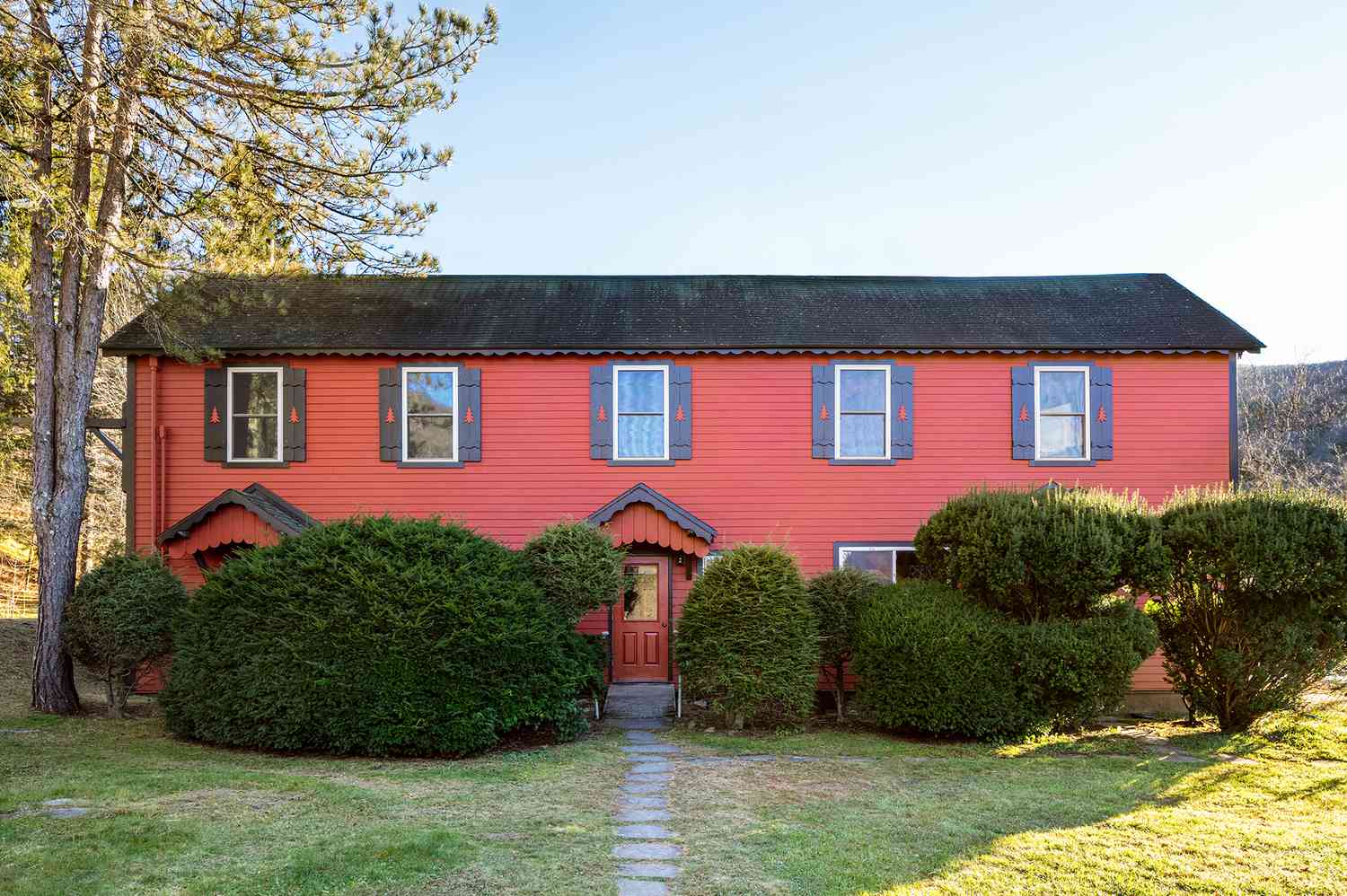 Whispers of the Catskills: Unearthing Vintage Havens and Cascading Wonders 15