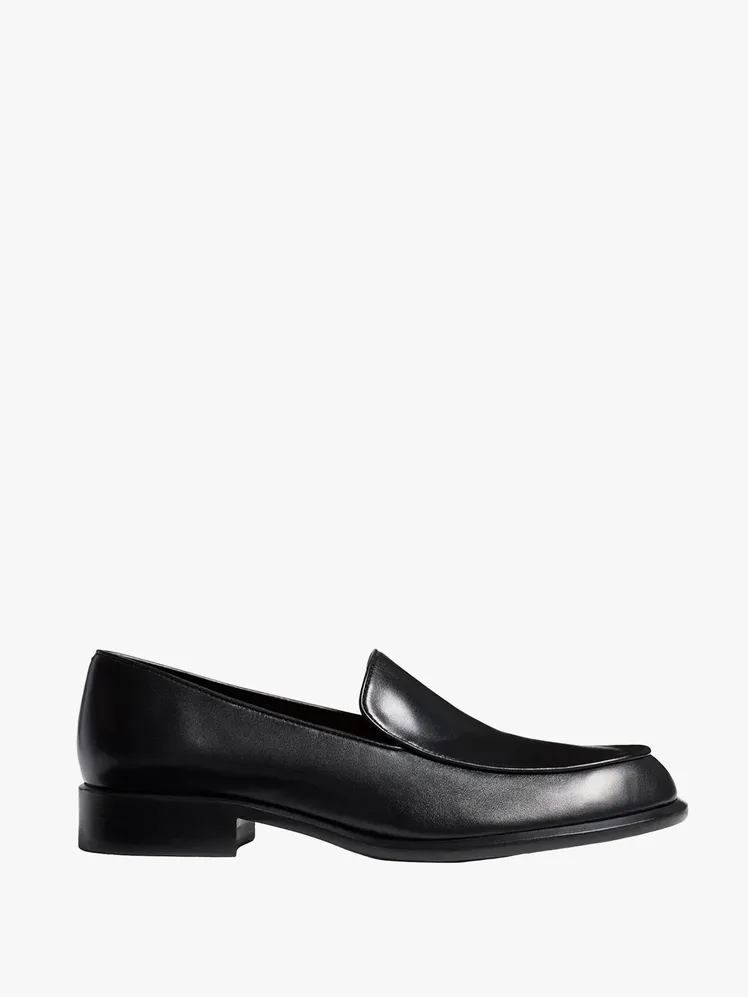 Effortless Loafer Chic: Your Guide to Summer's Most Versatile Footwear 63