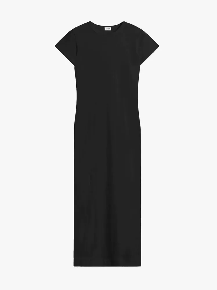 Effortless Summer Elegance for the Modern Woman 23