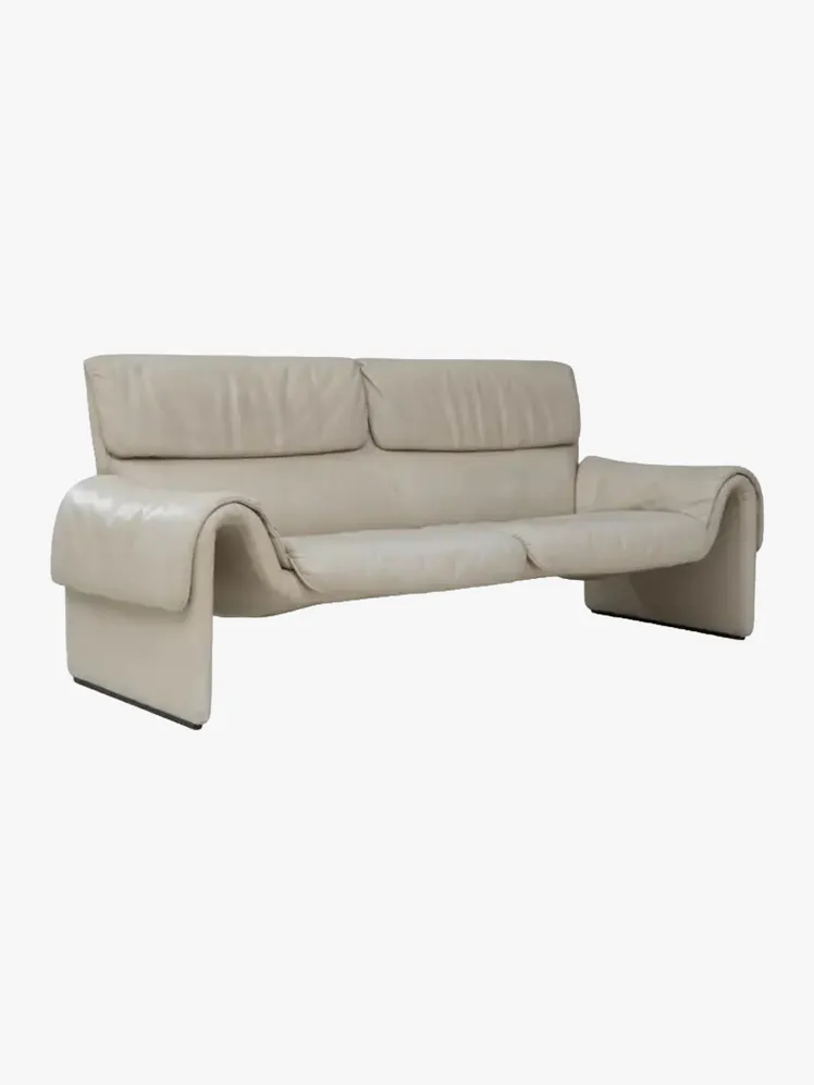 Heirloom Leathers: Curated Comfort for the Discerning Connoisseur 30