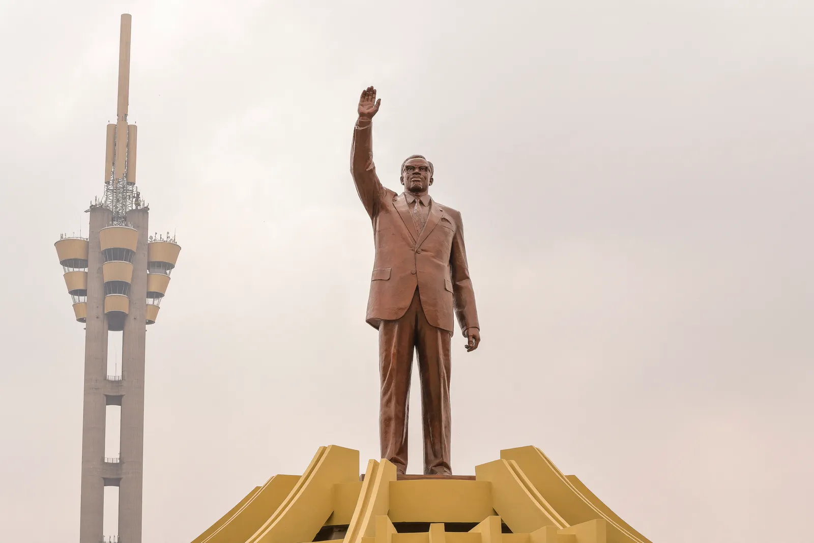Congo's Unveiled Style Icon: Dressing the Nation's World Cup Dream 8