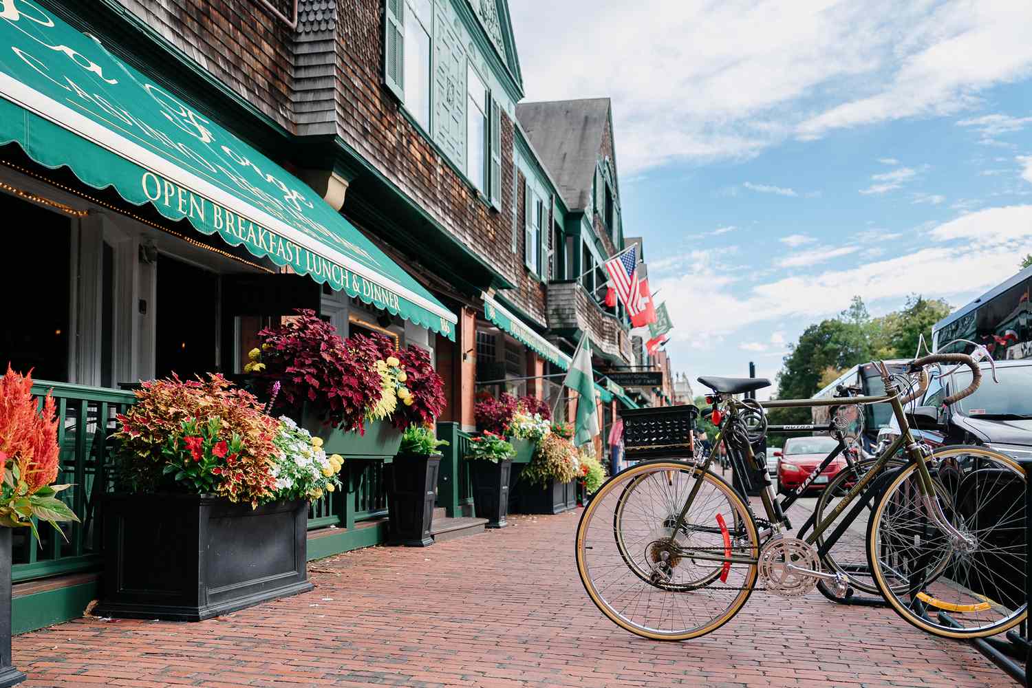 Rhode Island's Enclaves: Where Coastal Charm Meets Hidden Luxury 8