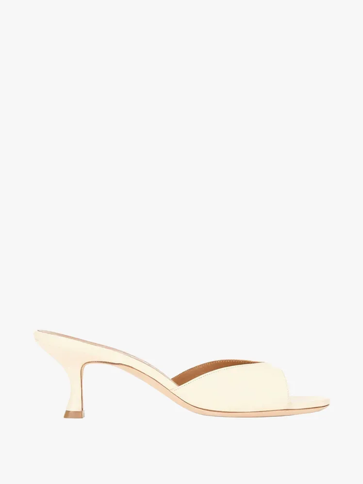 Vogue Editors' Chic Summer Wedding Ensembles Revealed 89