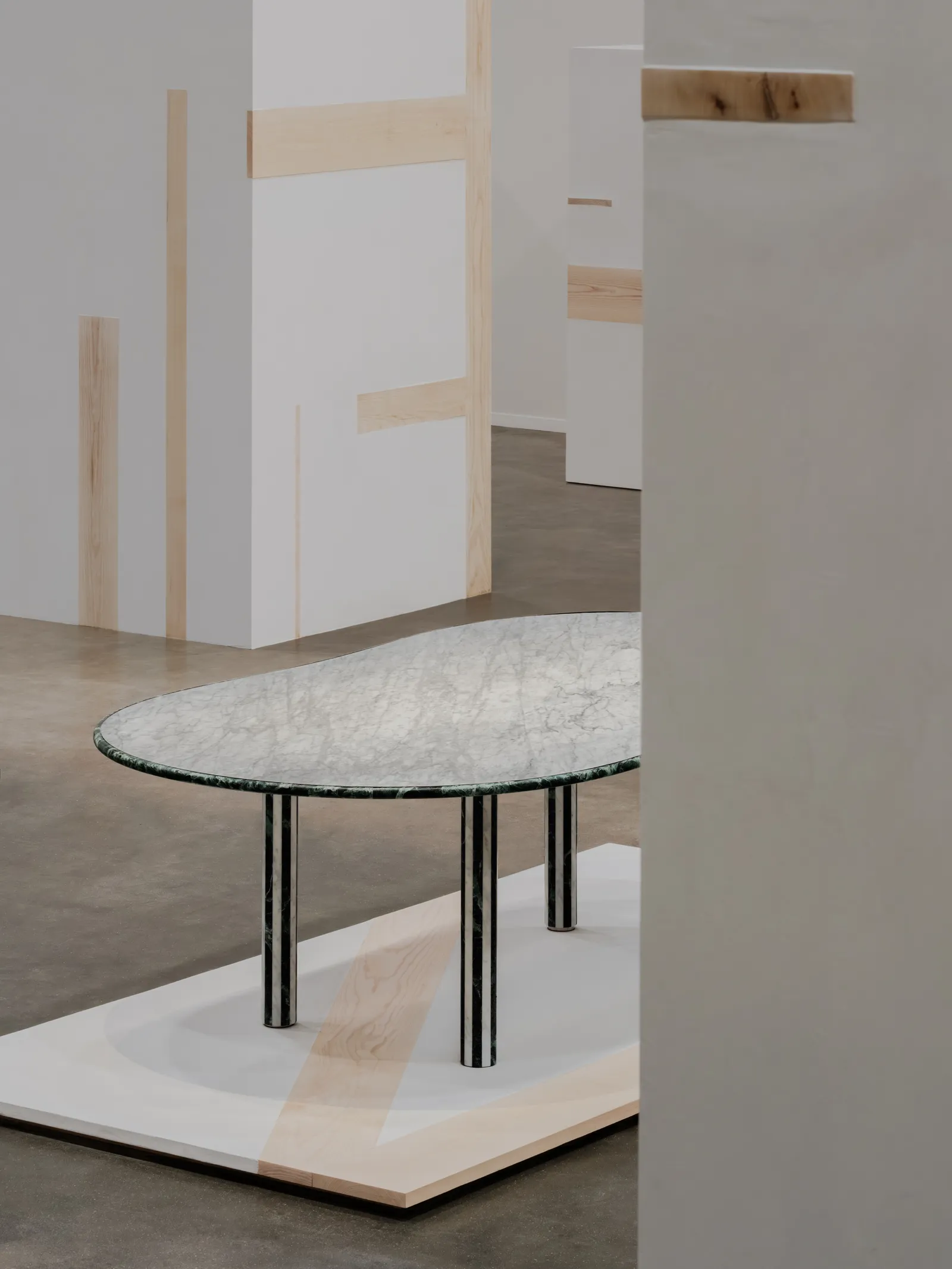Hermès' Latest Icon: The Table Redefining Luxury. 7