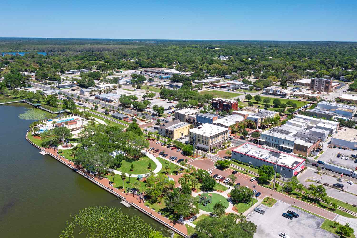 Whispers of the Water: Discover Florida's Secret Lake Havens 14