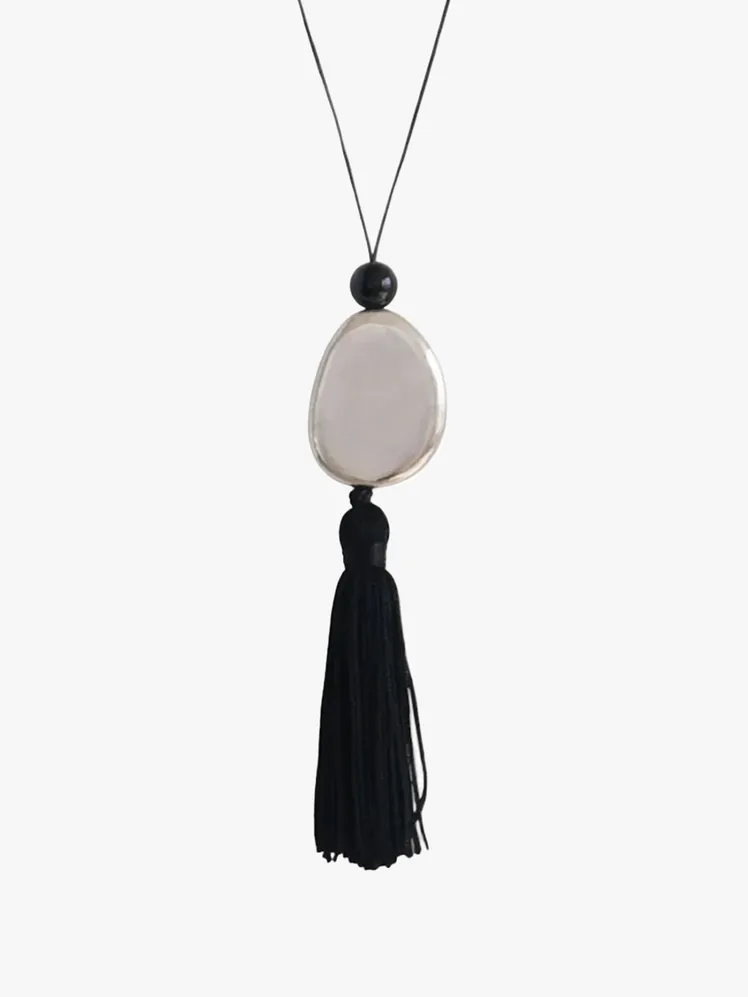 The Timeless Charm of the Choker Redefined for Today 61