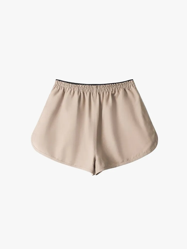 Elevated Athleisure: Vogue's Guide to Chic Activewear Styling 66