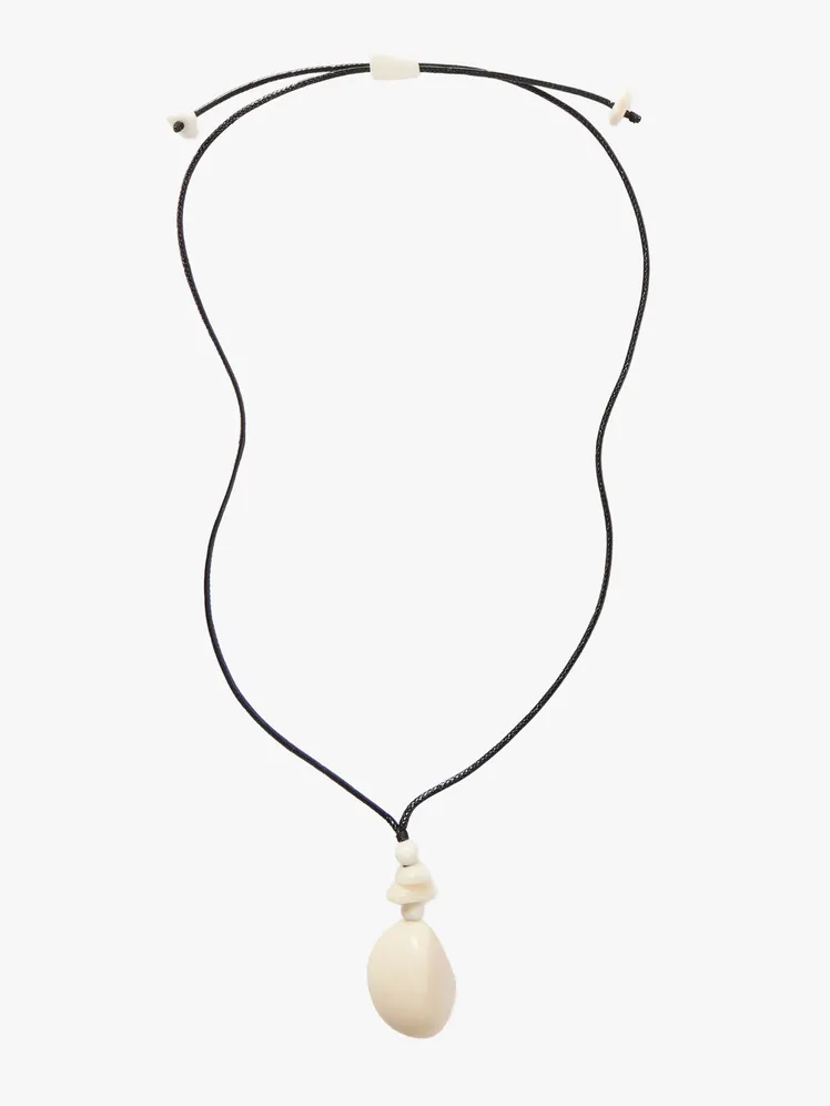 The Timeless Charm of the Choker Redefined for Today 55