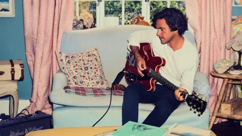 Savoretti's Melancholy Muse: Navigating the Sonic Landscape of Midlife Reimagining 10