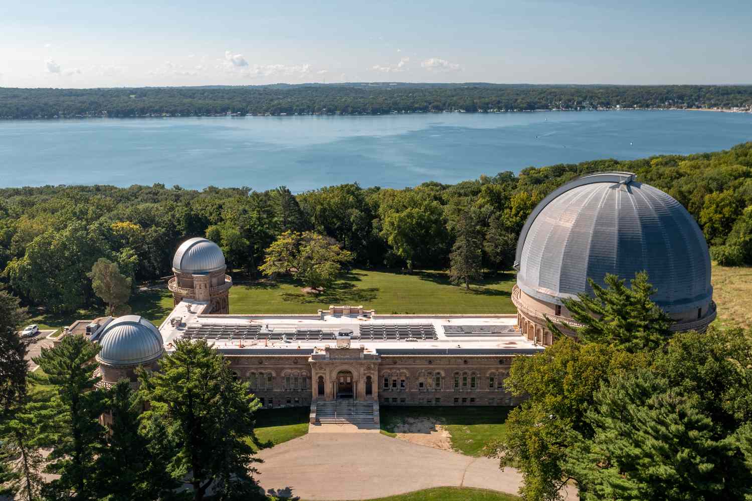 Whispers of Geneva: A Lakeside Sojourn of Unrivaled Elegance 6