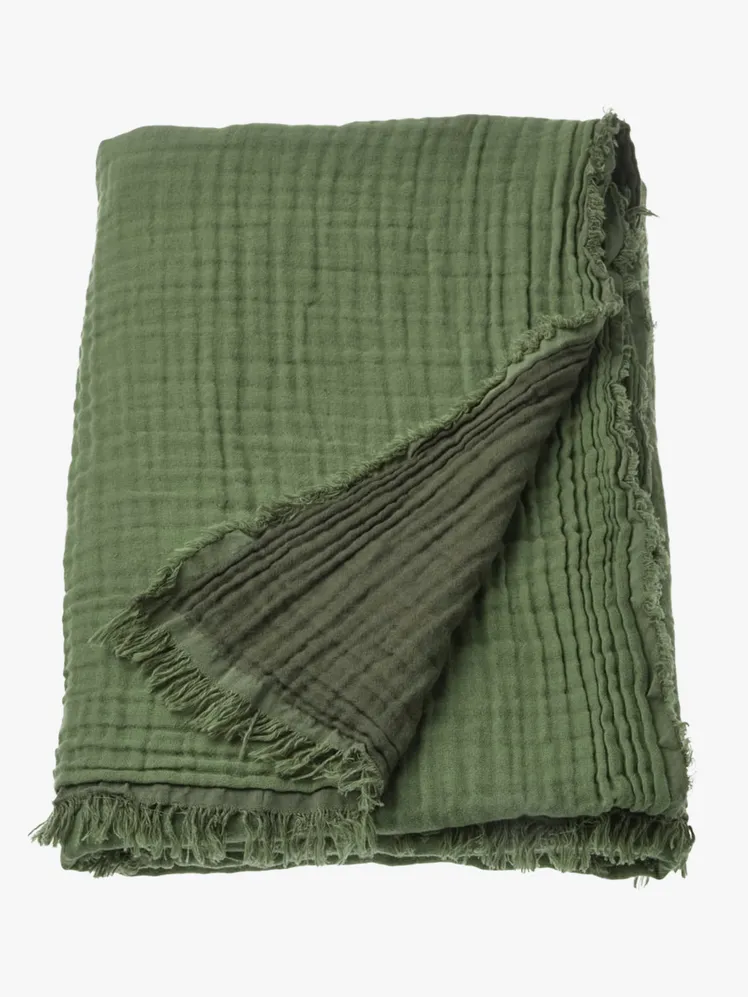 Heirloom Whispers: Artisanal Muslin for the Discerning Summer Slumber 12