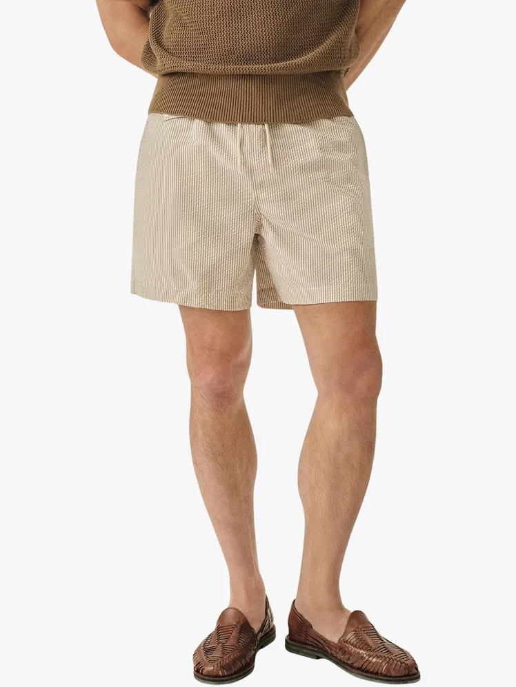 The Summer Wardrobe Upgrade: 18 Essentials for the Modern Executive 93