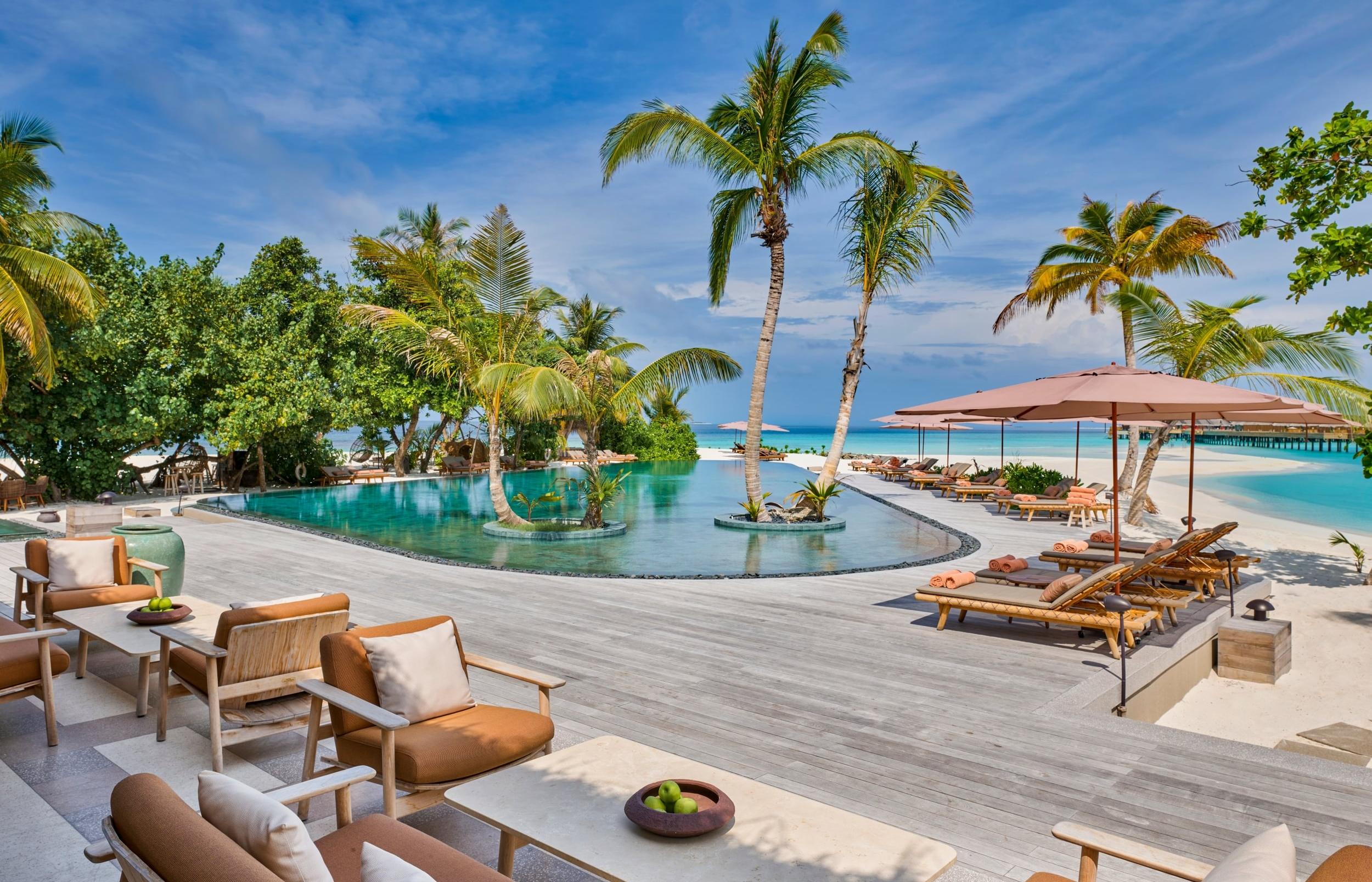 Maldivian Mirage: Mastering Luxury's High-Stakes Narrative 7 Maldivian Mirage: Mastering Luxury's High-Stakes Narrative 7