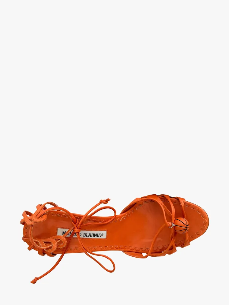 Style Play: Vogue Insiders Unveil Their Coveted Knicks Apparel 32