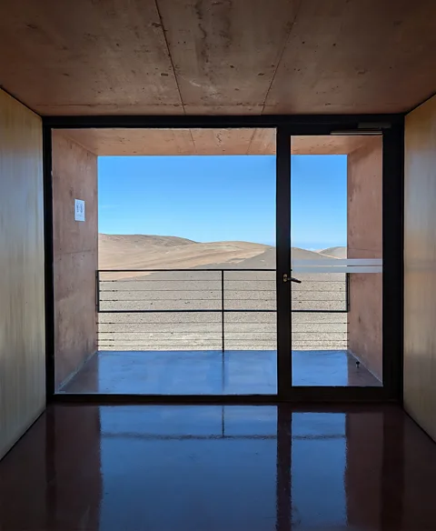 Atacama's Celestial Observatory: Where Cosmic Ambition Meets Stark Desert Grandeur 21